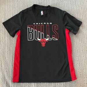 NBA Black Chicago Bulls short sleeve crewneck tee